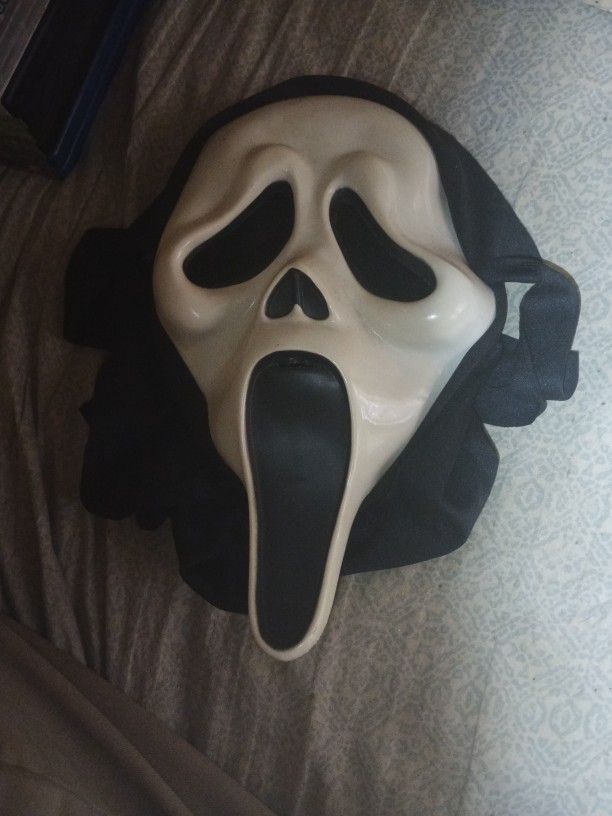Scream 5 Mask 