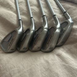 Women’s lefty golf clubs and putter