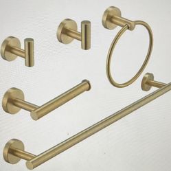Bath Hardware With Towel,Bar Towel, Hook, Toilet Paper Holder and Towel $15 Southgate