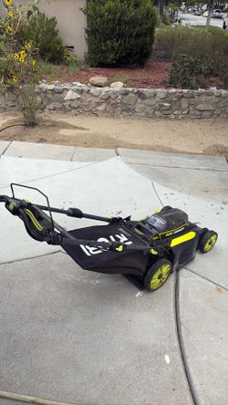 40V RYOBI electric lawnmower w battery and charger