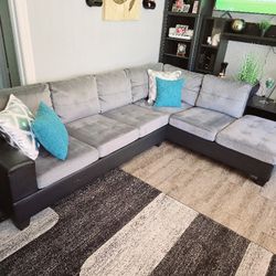 SECTIONAL SOFA GREAT CONDITION SUPER COMFY AND CLEAN 