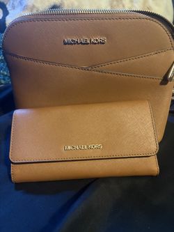 Coach bag with wallet (Authentic)
