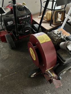 2 Push Leaf Blowers