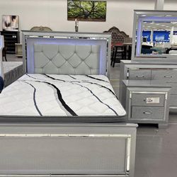 New 4pc Bedroom Set In Box