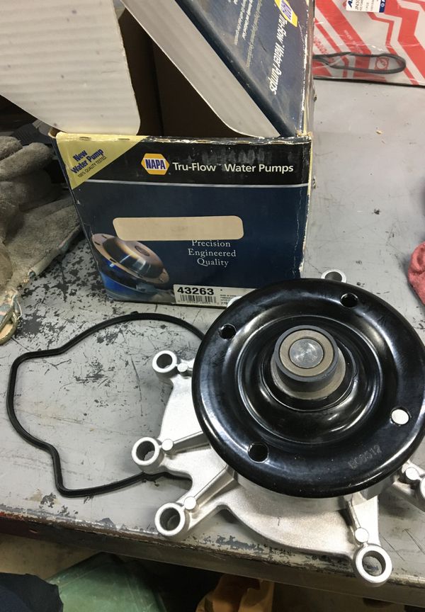 Dodge jeep 3.7 or 4.7 new water pump for Sale in San Diego