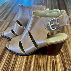 Tommy Hilfiger shoes 6 1/2