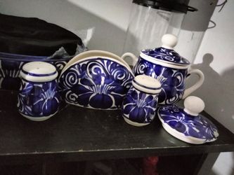 Dishware collections
