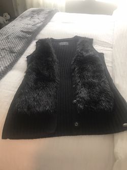 Black Sweater Vest (Brand-Guess) size M