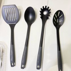 Calphalon kitchen utensils