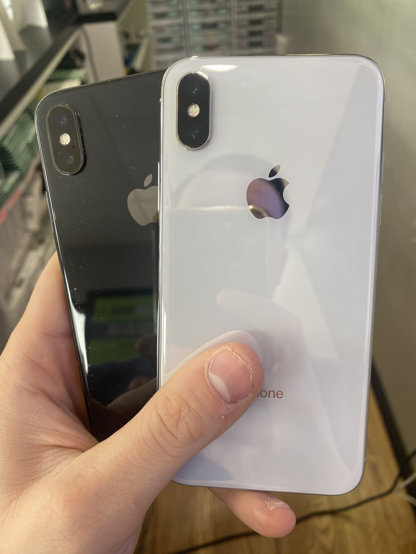Unlocked iPhone X 64GB - All Colors