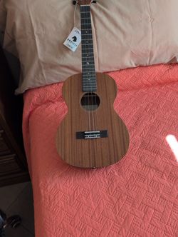 HORSE TENOR UKULELE