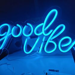 LED Sign "Good Vibes"