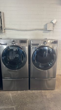 🧺🔥 LG Gas Washer & Dryer Set with Pedestals – Excellent Condition 