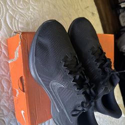 Men’s Nike Shoes 10.5