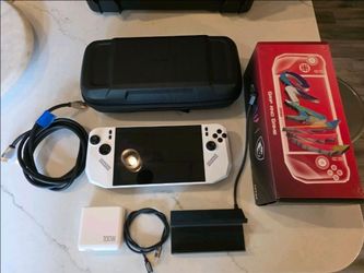 MSI Claw A8 Z2E 1TB W/Dock + Case