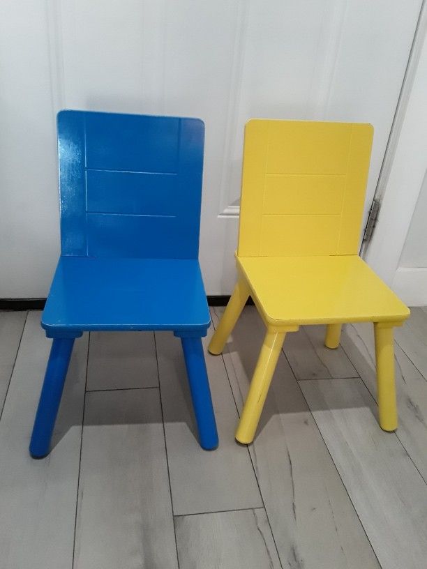 2 Kid Wood Chairs 