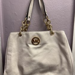 Brand New  Never Used Michael Kors Purse!