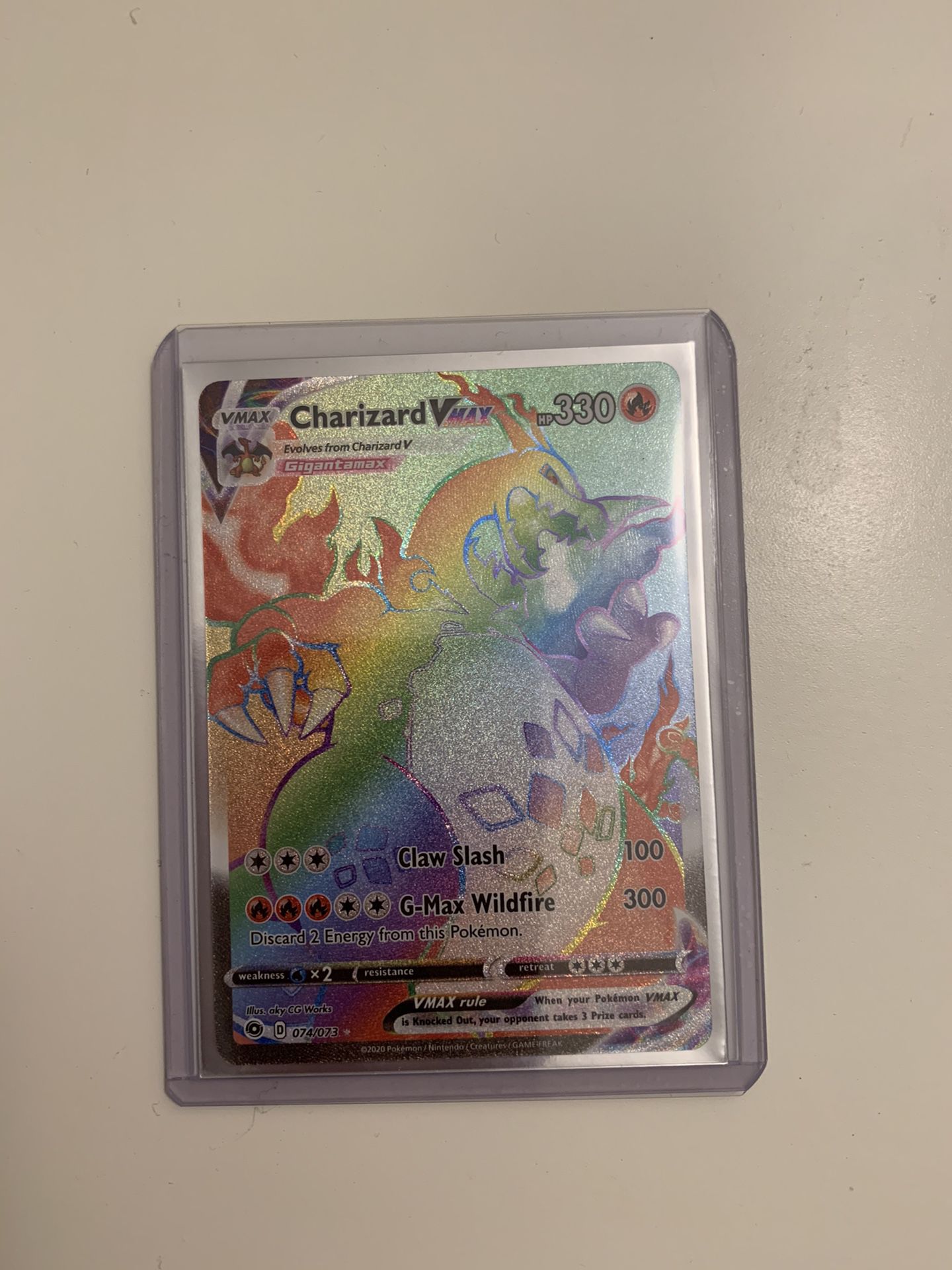 Pokémon Charizard VMAX Rainbow