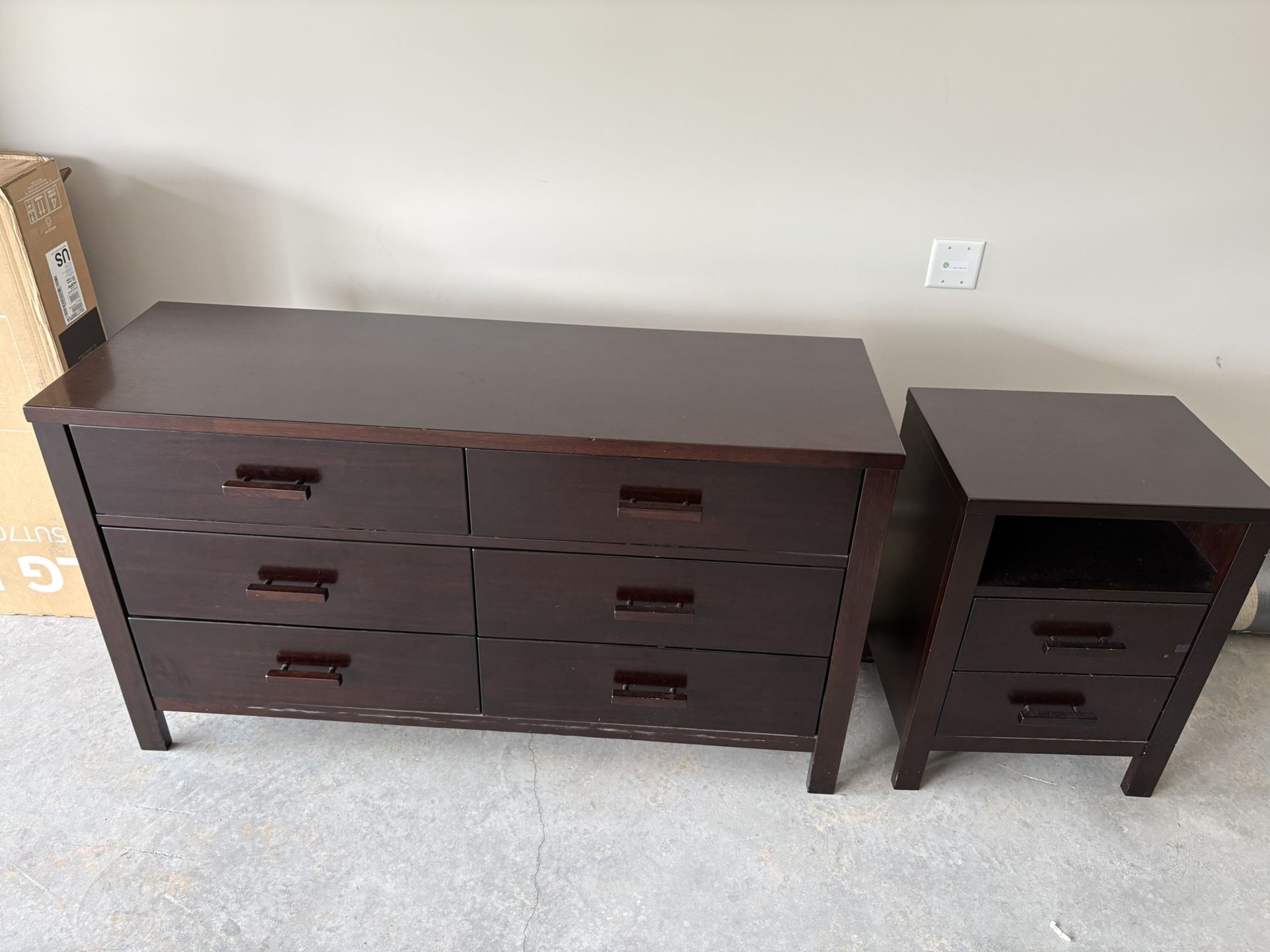 Bedroom Furniture & Mirrors