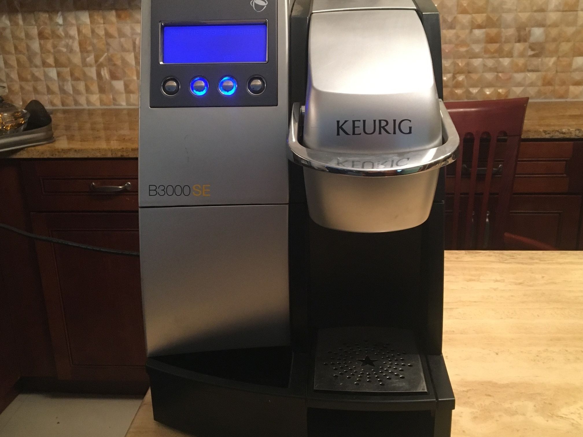 Commercial Keurig K3000SE k3000 brewer, 3, Silver
