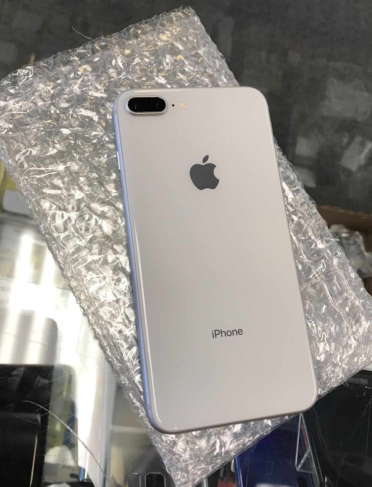iPhone 8 Plus 64GB Unlocked Excellent Condition