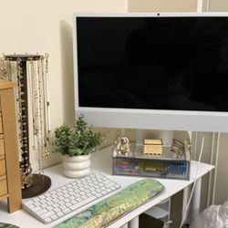 iMac with Apple M4 chip Standard Glass