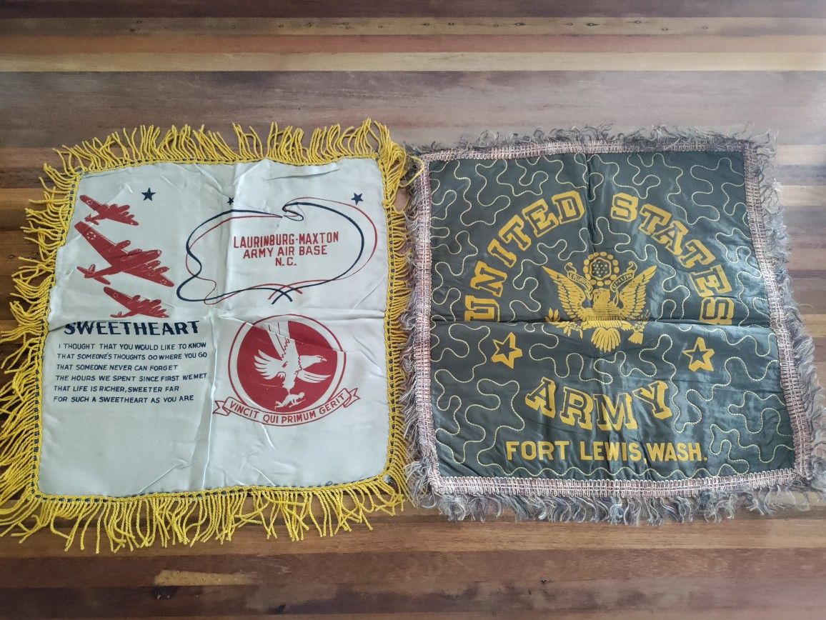 Military Memorabilia United States Army & Air Force Sweetheart Pillow Cases Covers

Excellent condition

US Army Fort Lewis Washington
Air Force Maxto