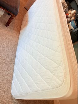 Twin mattress set