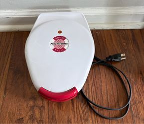 Proctor Silex waffle maker - works fine