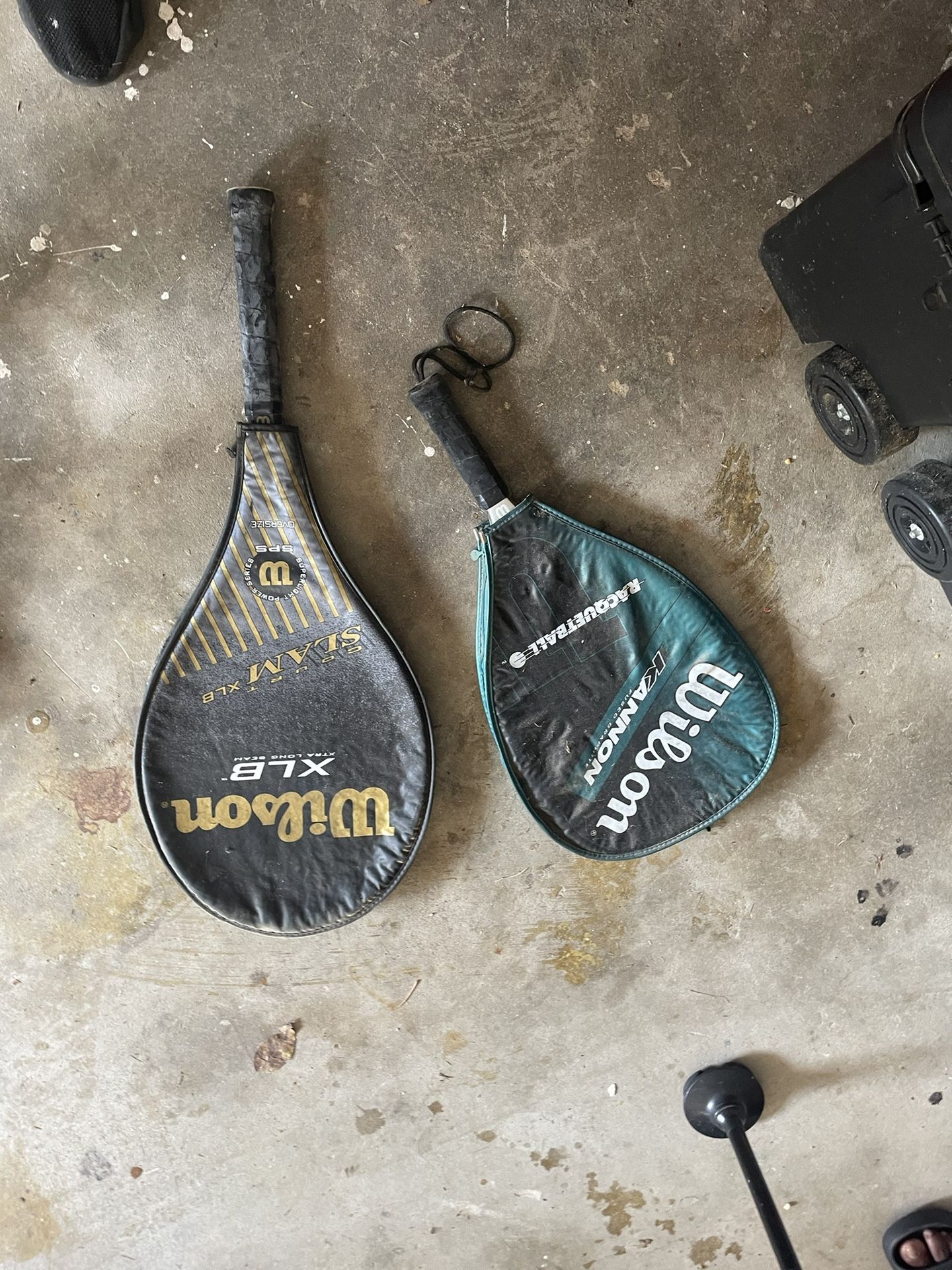 TENNIS RACKET