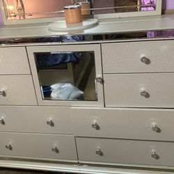 Dresser Set