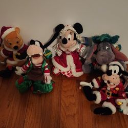 DISNEY 2002 HOLIDAY DOLL COLLECTION 