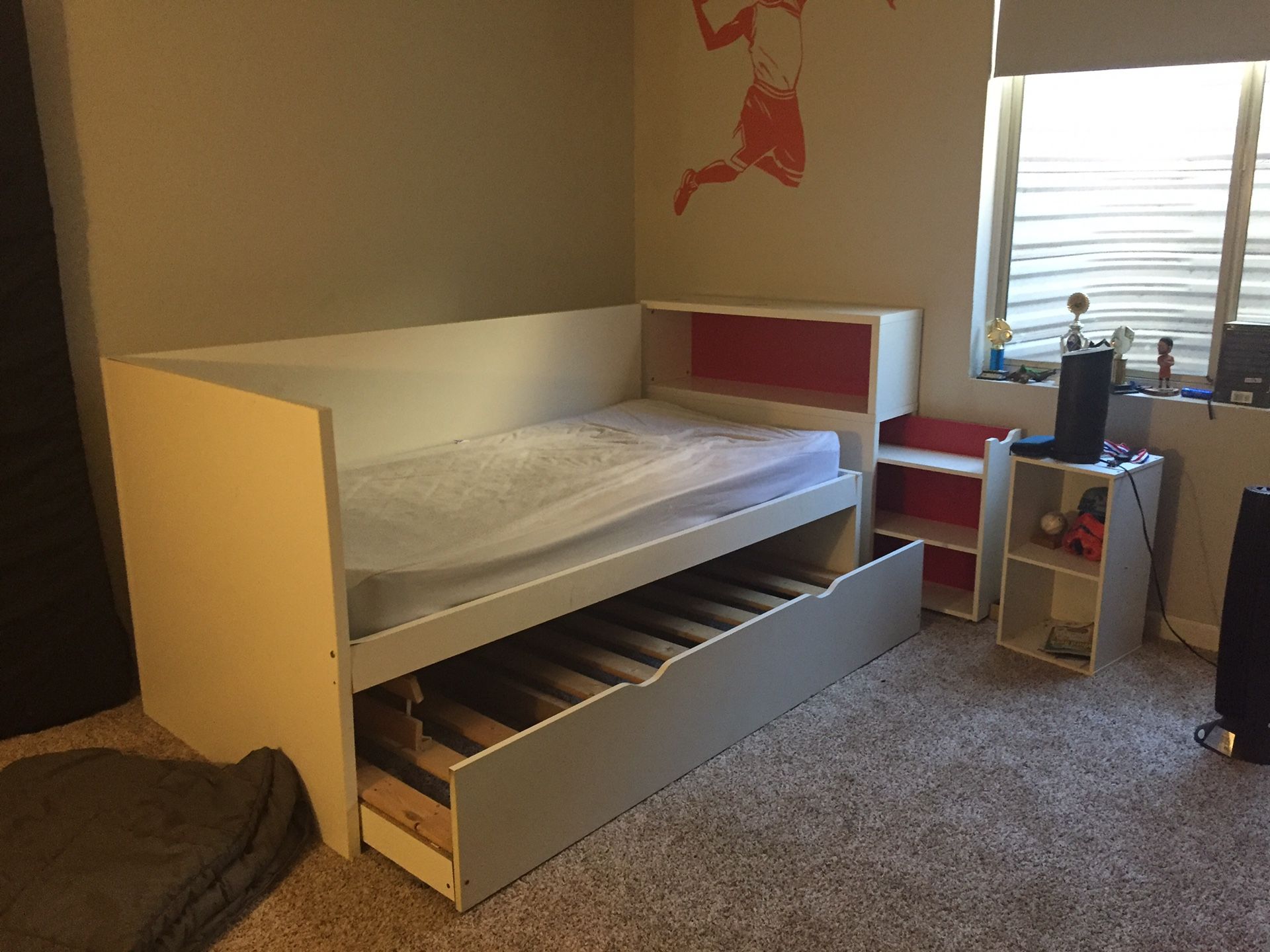 Free twin size bed will trundle