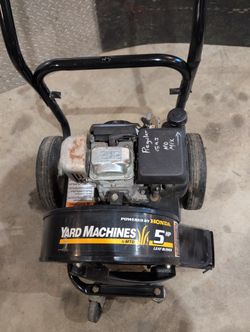 Yard  Machine  5 HP   Leaf Blower.