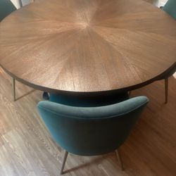 Dinette And 4 Chairs