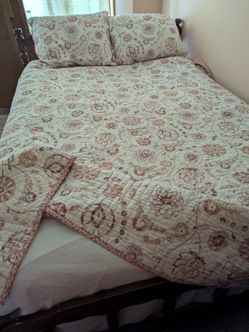 Full size bed