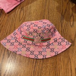 Gucci Buckethat Pink