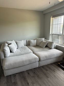 Cloud style 4 piece sectional couch 2 ottomans
