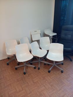 Chairs/Sillas