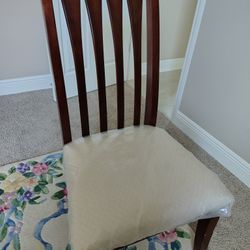 4 Very Nice Chairs Like New In Spring Hill