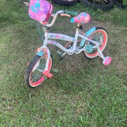 Girls bike with training wheels