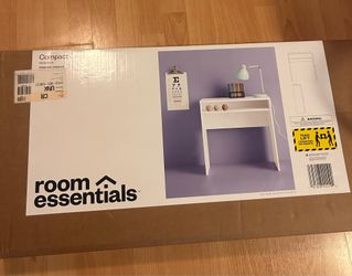 Compact desk white