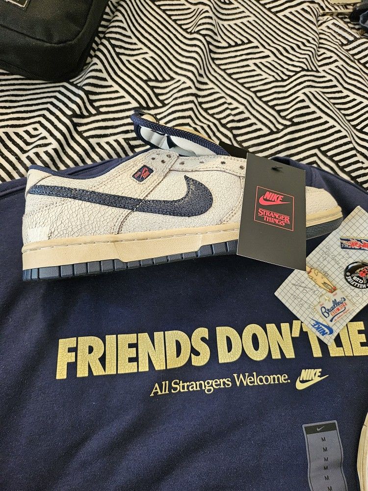 STRANGER THINGS PHANTOM NIKE DUNKS SIZE 8 STRANGER THINGS NIKE SWEATER SIZE MEDIUM 