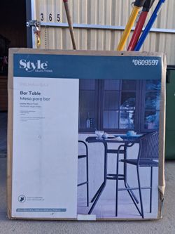Pelham Bay bar table