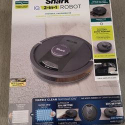 Shark IQ 2-in-1 Robot Vacuum and Mop with Matrix Clean Navigation