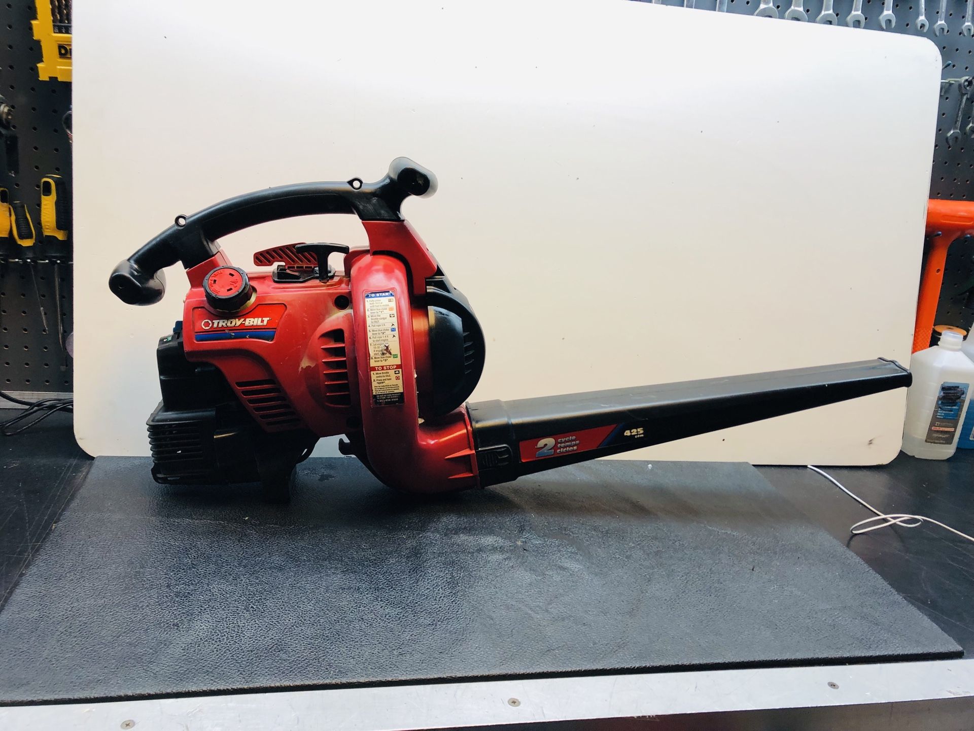 TroyBilt TB320BV 31cc 2Cycle Hand Held Blower Vac Vacuum. Powerful