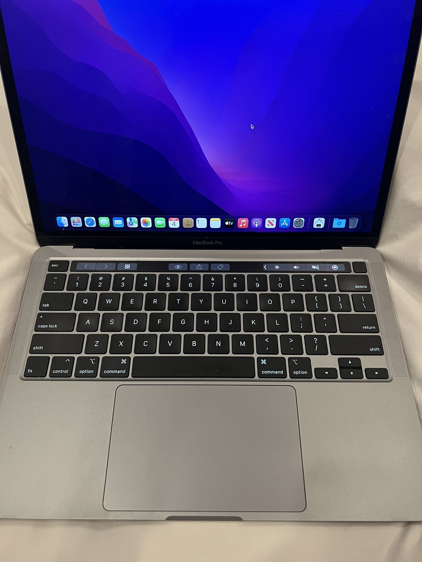 MacBook Pro 13” (2020, Intel i5 / 8GB / 512GB SSD) – Excellent Condition