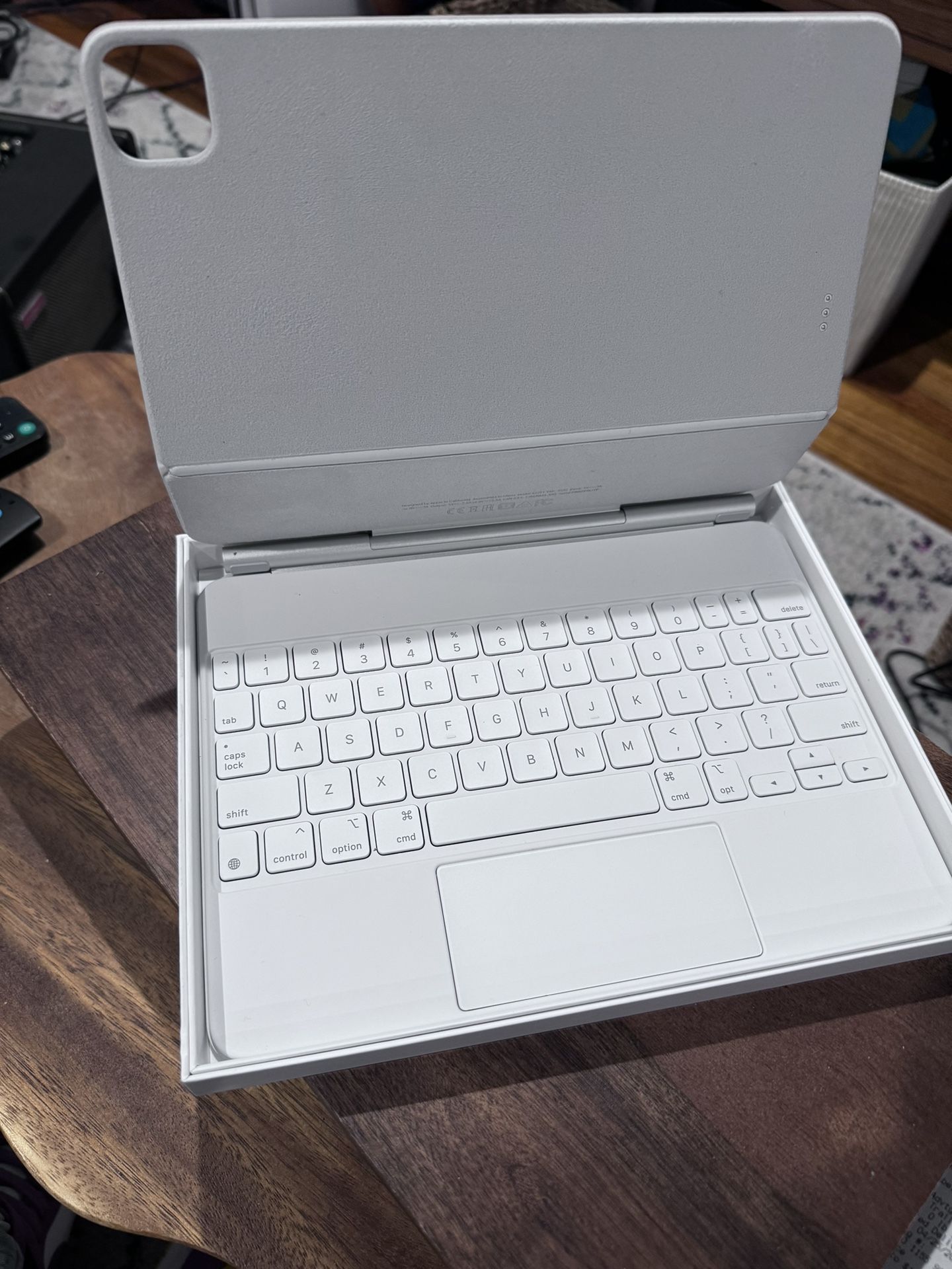 Apple Magic Keyboard For iPad Pro 11” - White 