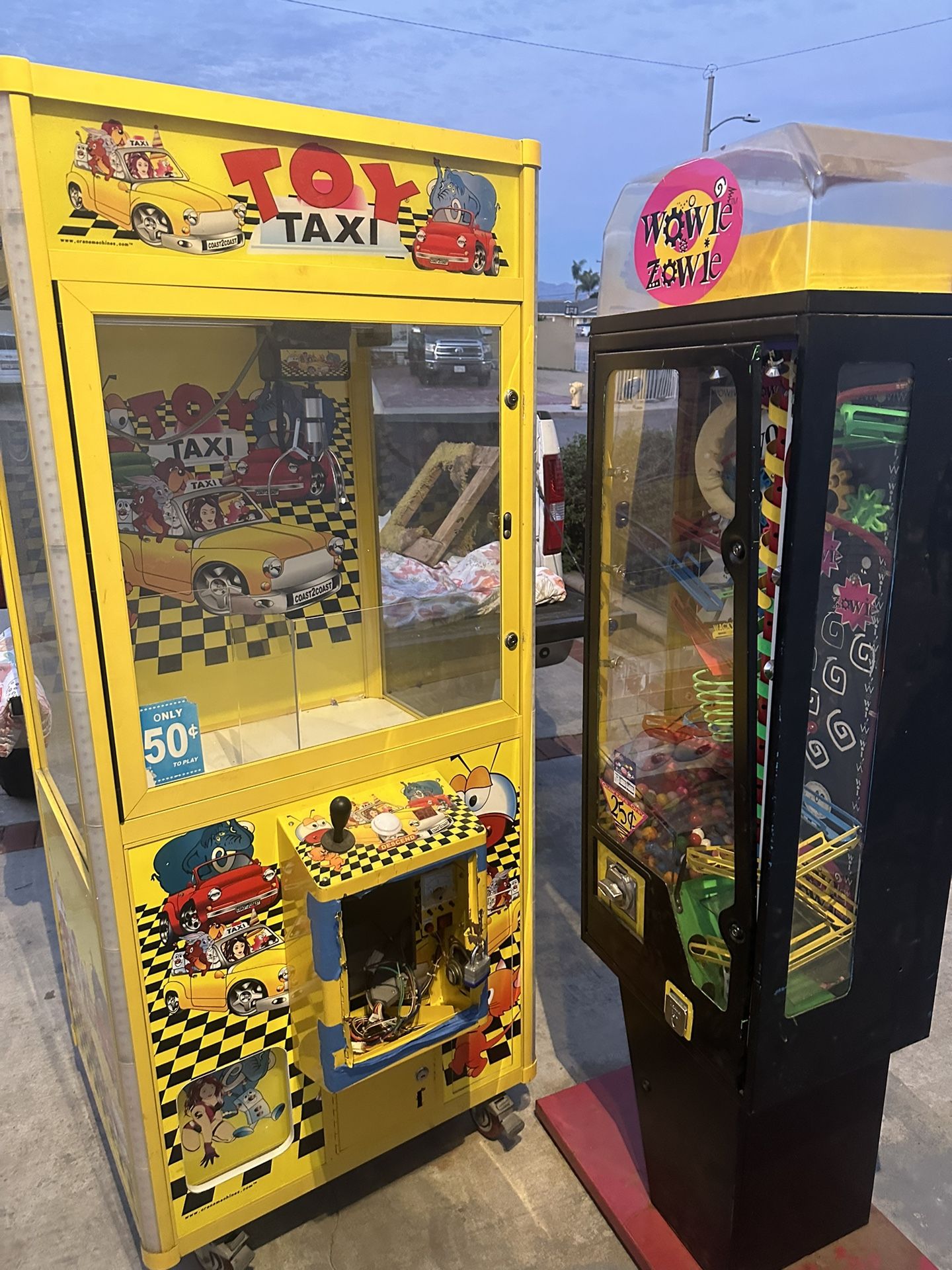 Toy Taxi Claw Machine
