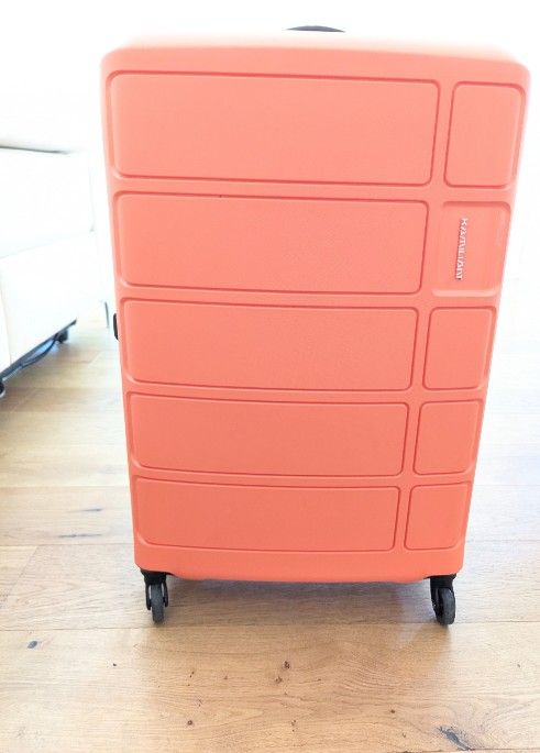 Like New Kamiliant by American Tourister Polypropylene Kam Harrier 78Cm Orange Spinner Suitcase, large

Used only once 

Pick up from Sammamish 

Cash